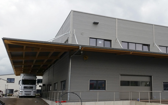 Stahlbau Fassade Lagerhalle Seitenansicht